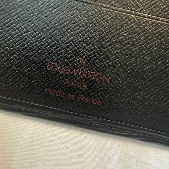 Louis Vuitton Black Epi Leather Wallet - Near Flawless - Picture 15 of 16